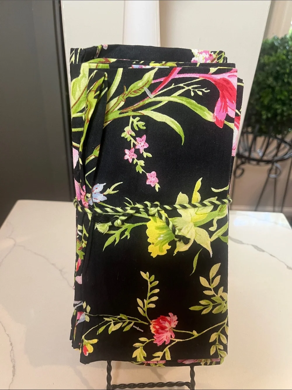 April Cornell Freesia Floral Napkins  Set of 10  Black Pink Green Cottage NWT